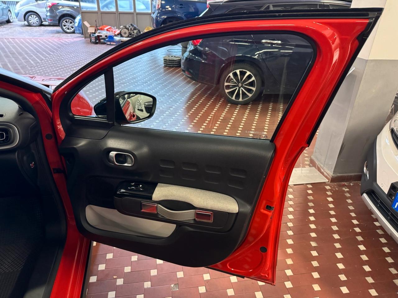 Citroen C3 PureTech 82 Shine - NEOPATENTATI