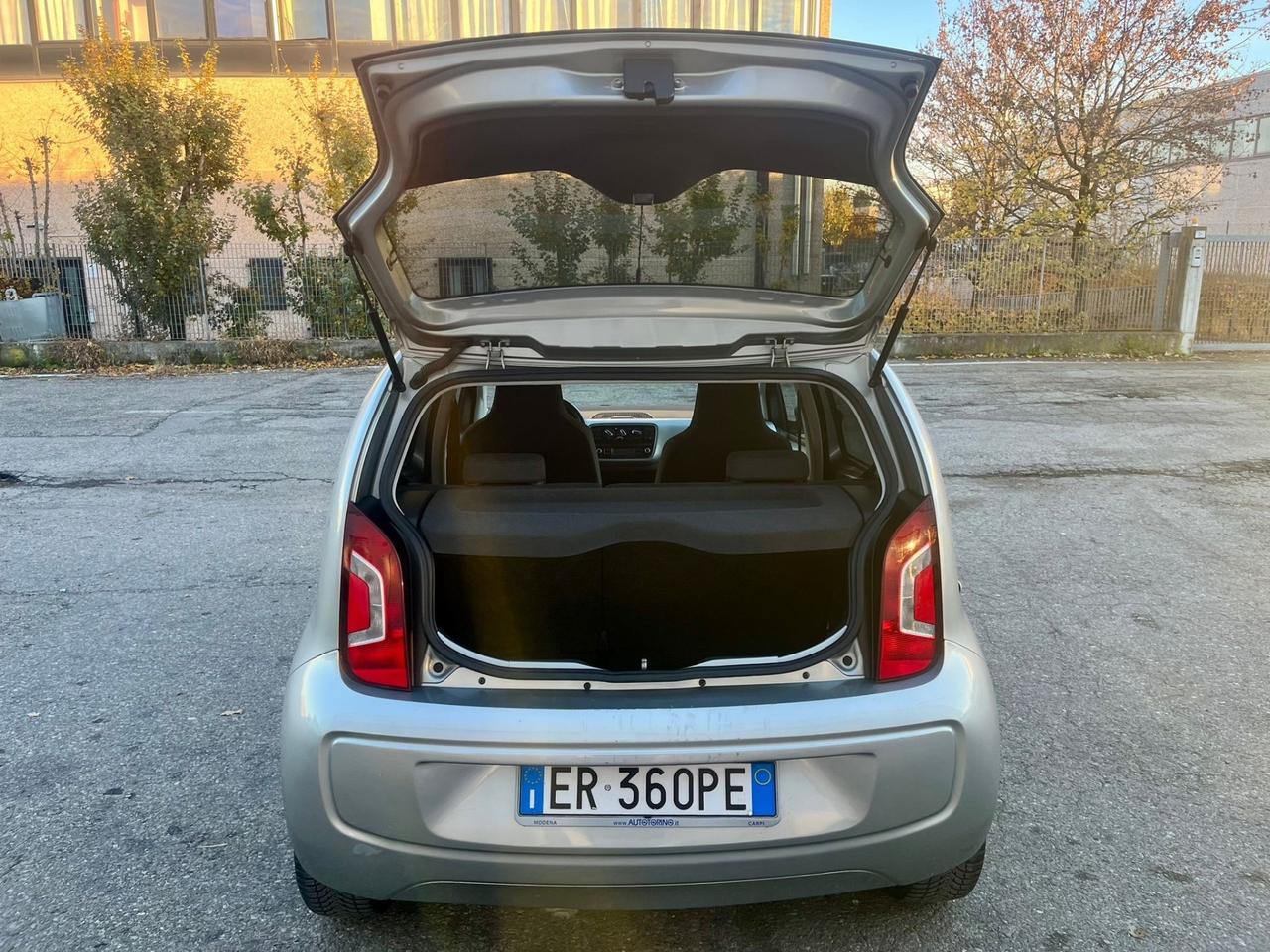 VW Up 1.0benz 2013 153.000km cambio automatico perfetta