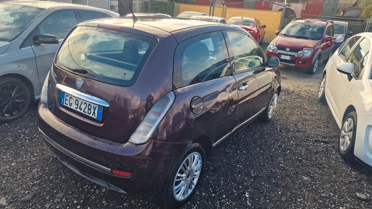 Lancia Ypsilon 1.2 69 CV Unyca euro 5 neopatentati