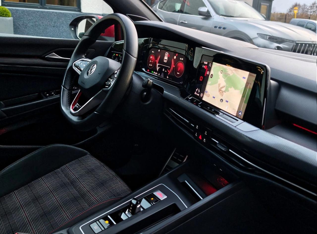 Volkswagen Golf GTI 2.0 TSI