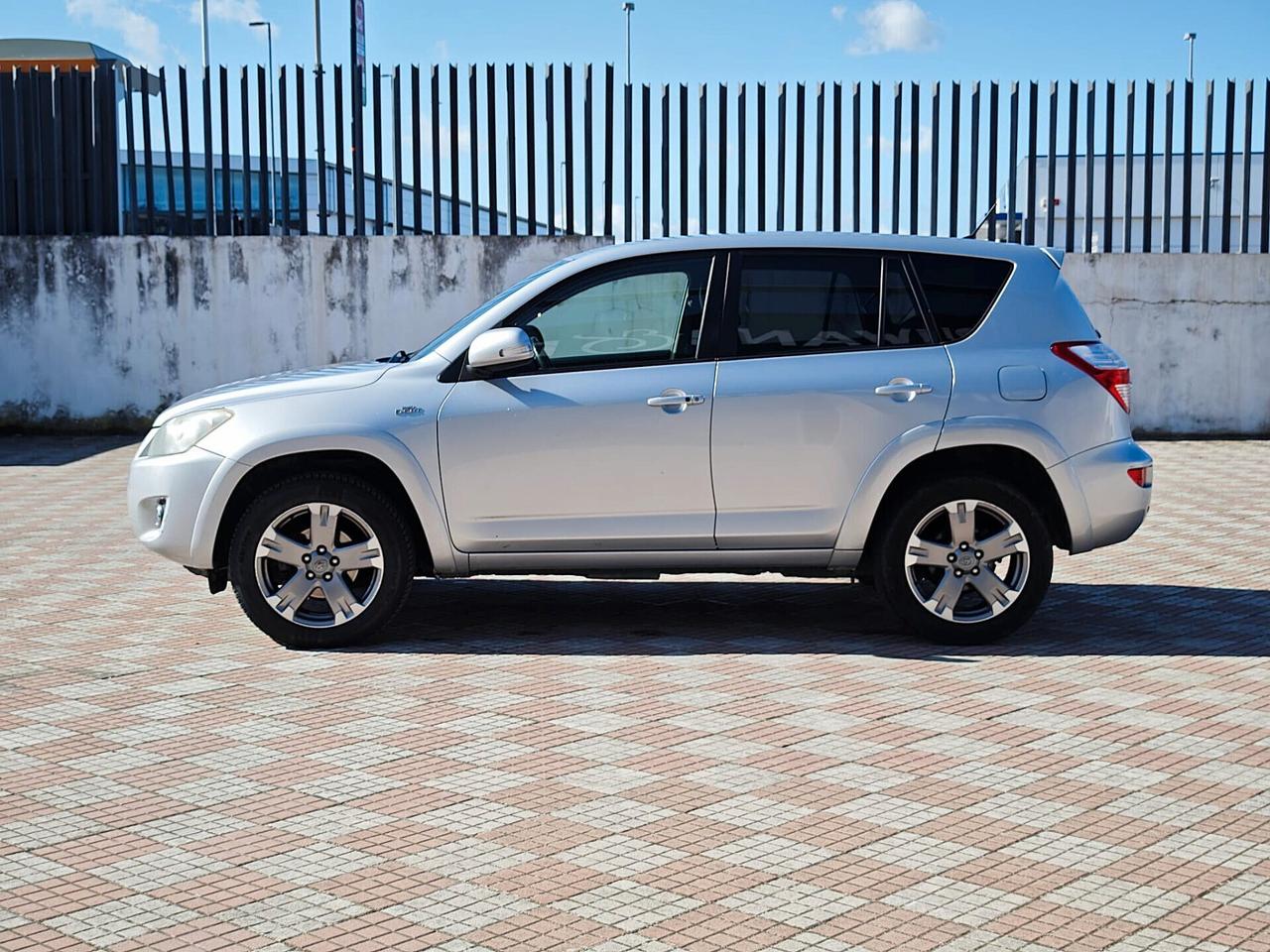 Toyota RAV 4 RAV4 Crossover 2.2 D-Cat A/T 150 CV Luxury
