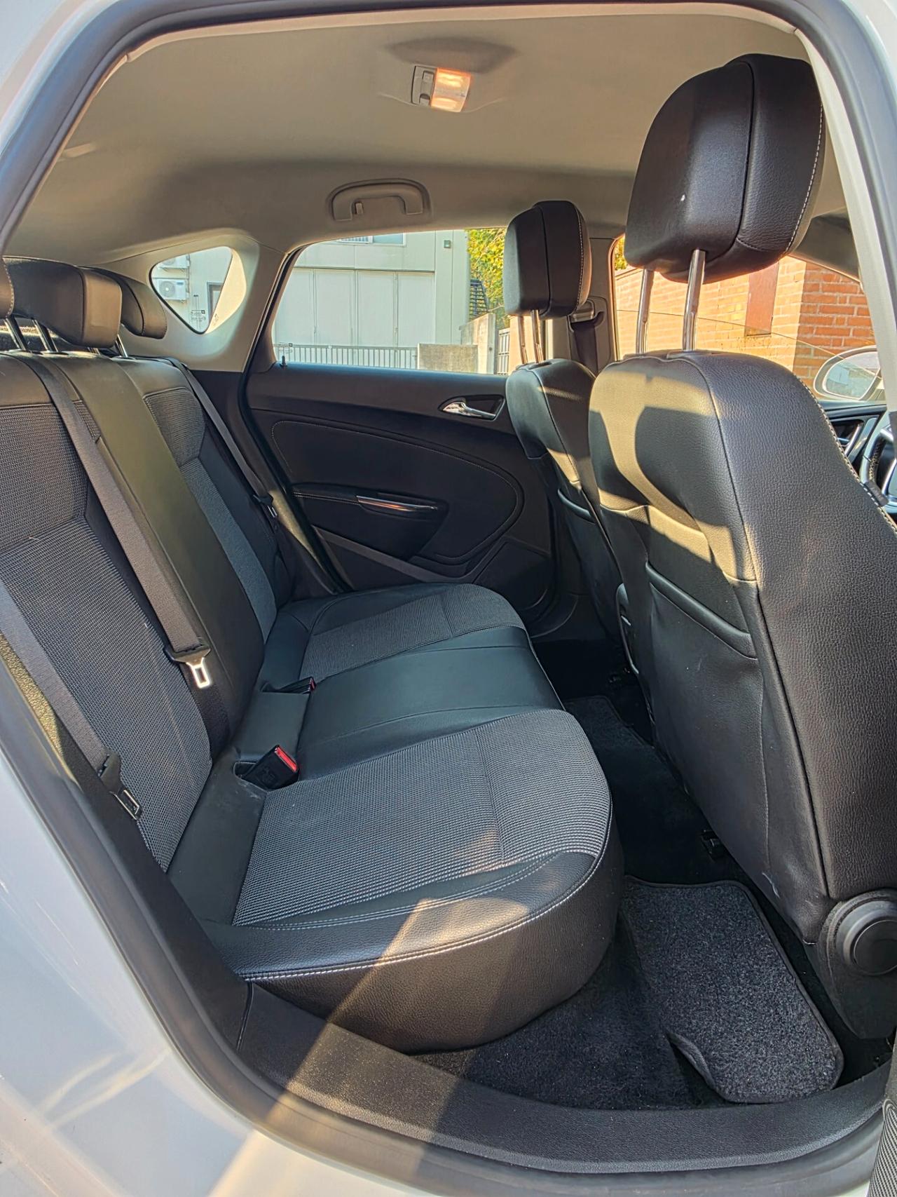 Opel Astra Cosmo neopatentati euro5B anno 2011