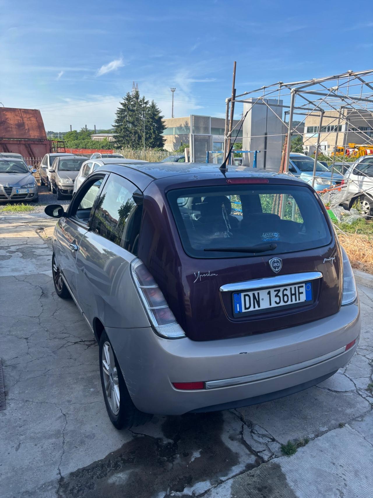 Lancia Ypsilon 1.3 MJT 75 CV Platino