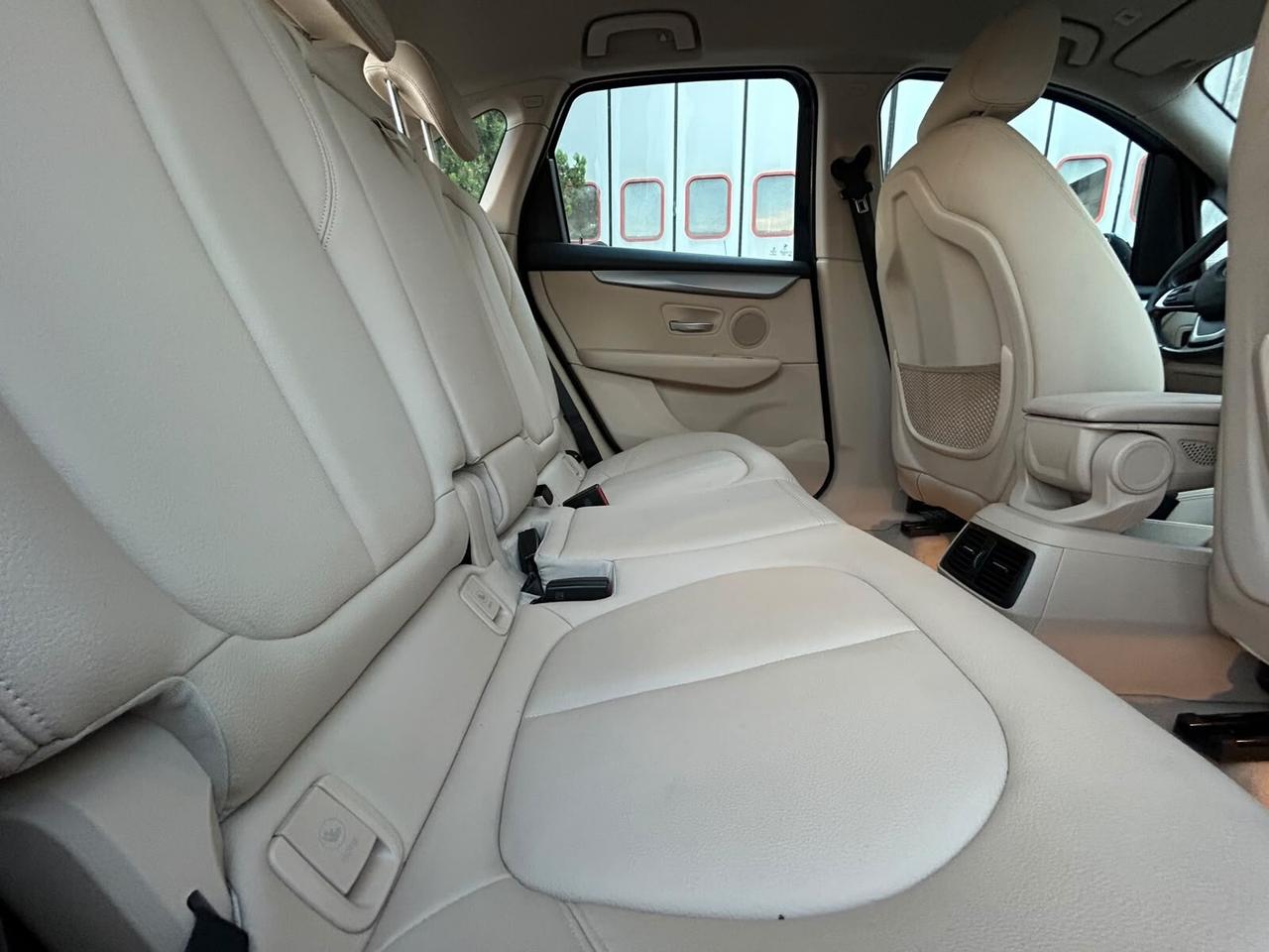 Bmw 216 218d Active Tourer Sport con cambio manuale
