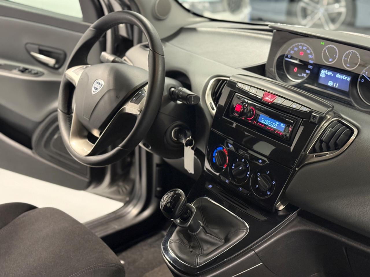 Lancia Ypsilon 1.2 69 CV 5 porte Platinum