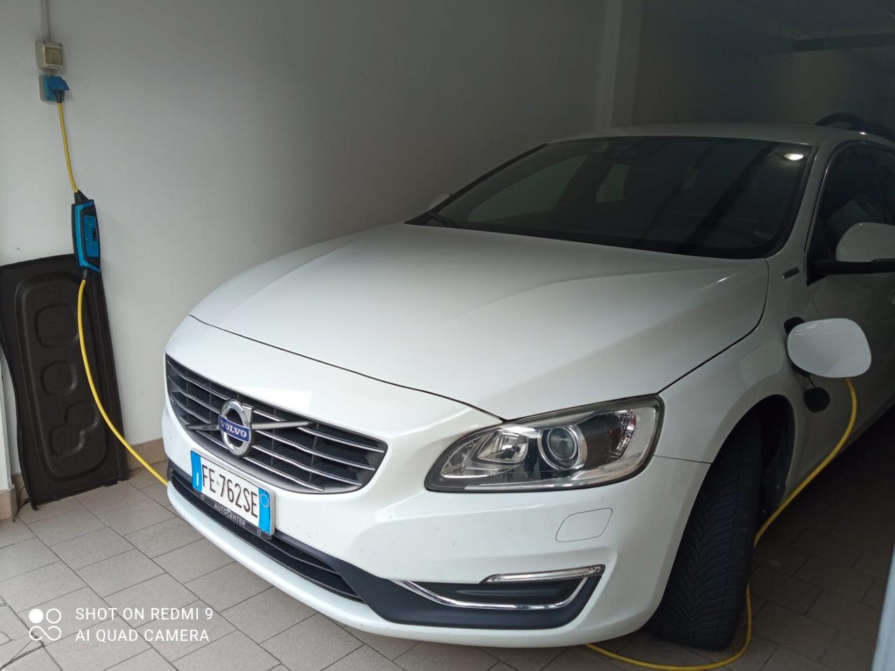 VOLVO V60 D6 Twin Engine Geartronic Momentum