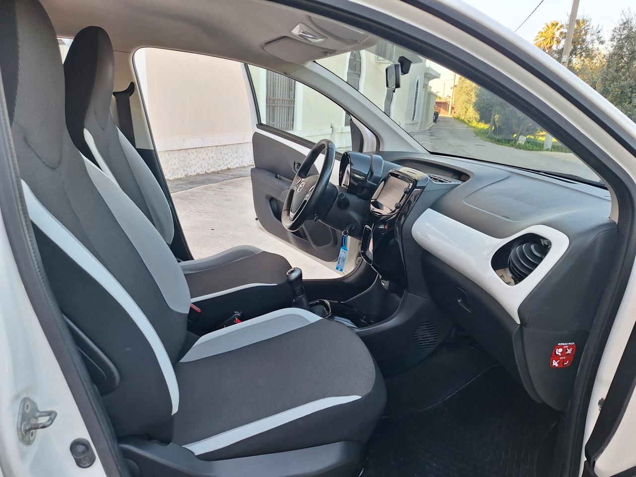 Toyota Aygo 1.0 69 CV 5 porte x-play RETROCAMERA FULL