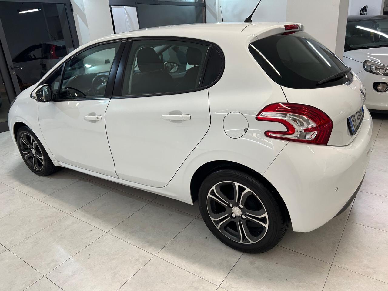 Peugeot 208 1.4 hdi 50kw 2014