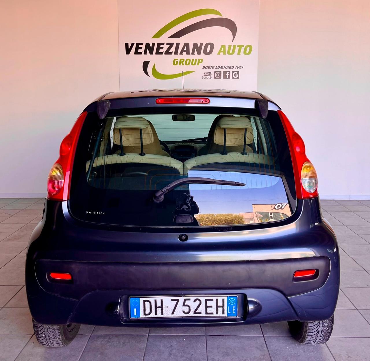 Peugeot 107 Urban move 5 p