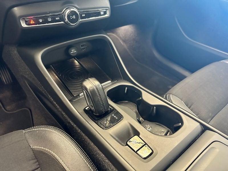Volvo XC40 D3 Geartronic Momentum SOLO COMMERCIANTI AUTO