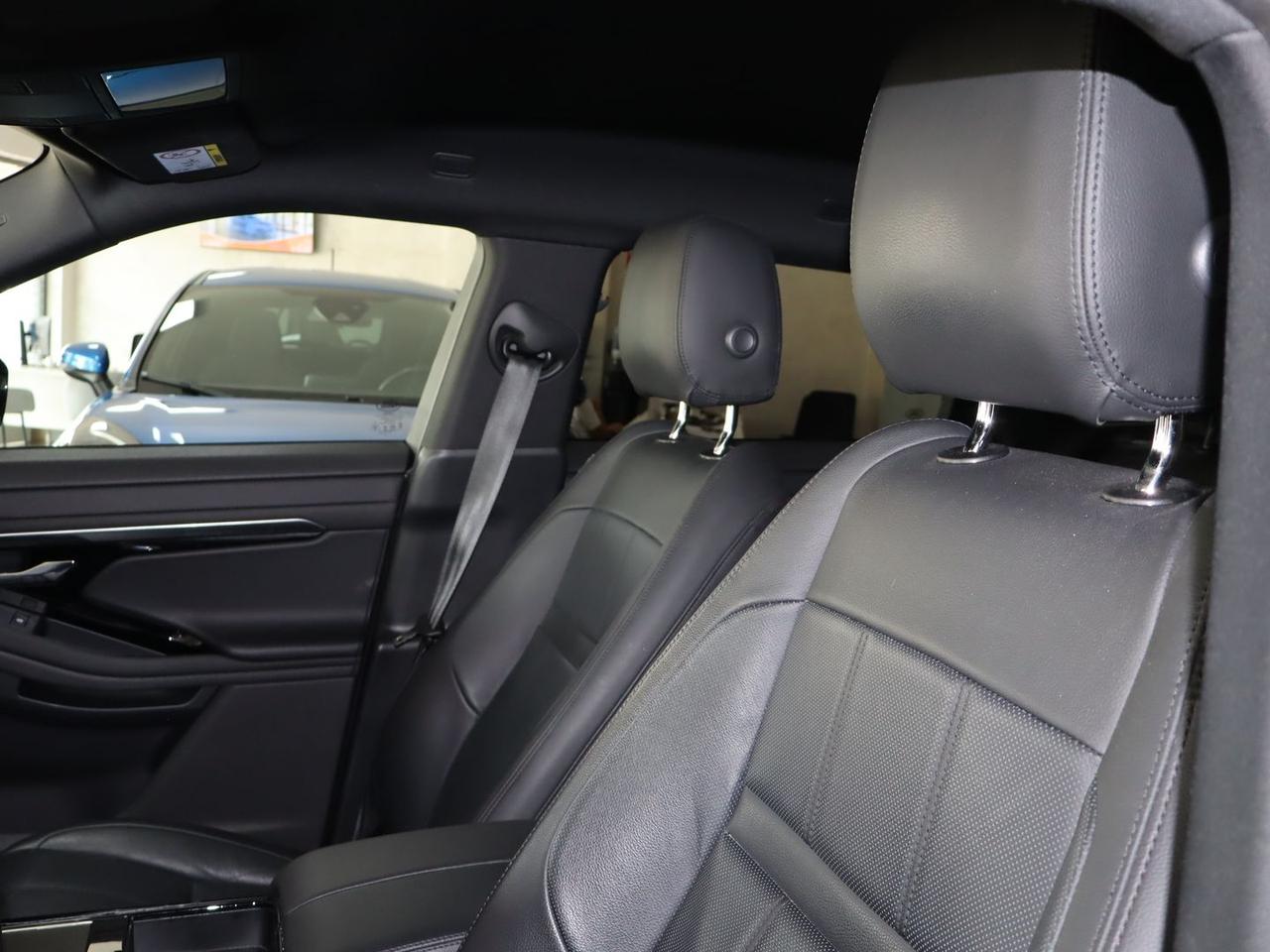 Land Rover Range Rover Evoque R-Dynamic SE #12166