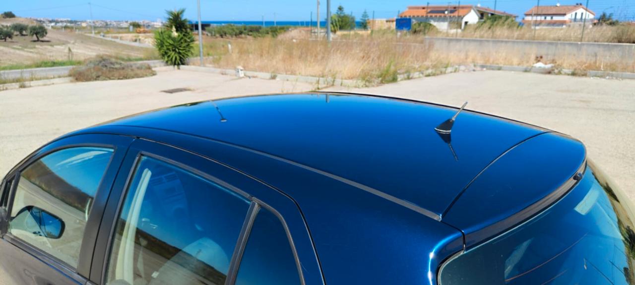 Toyota Yaris 2 serie SOL