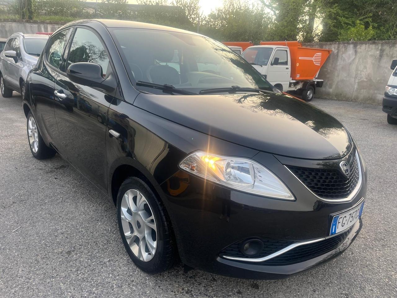 Lancia ypsilon-1.2 benz-full-11/2016
