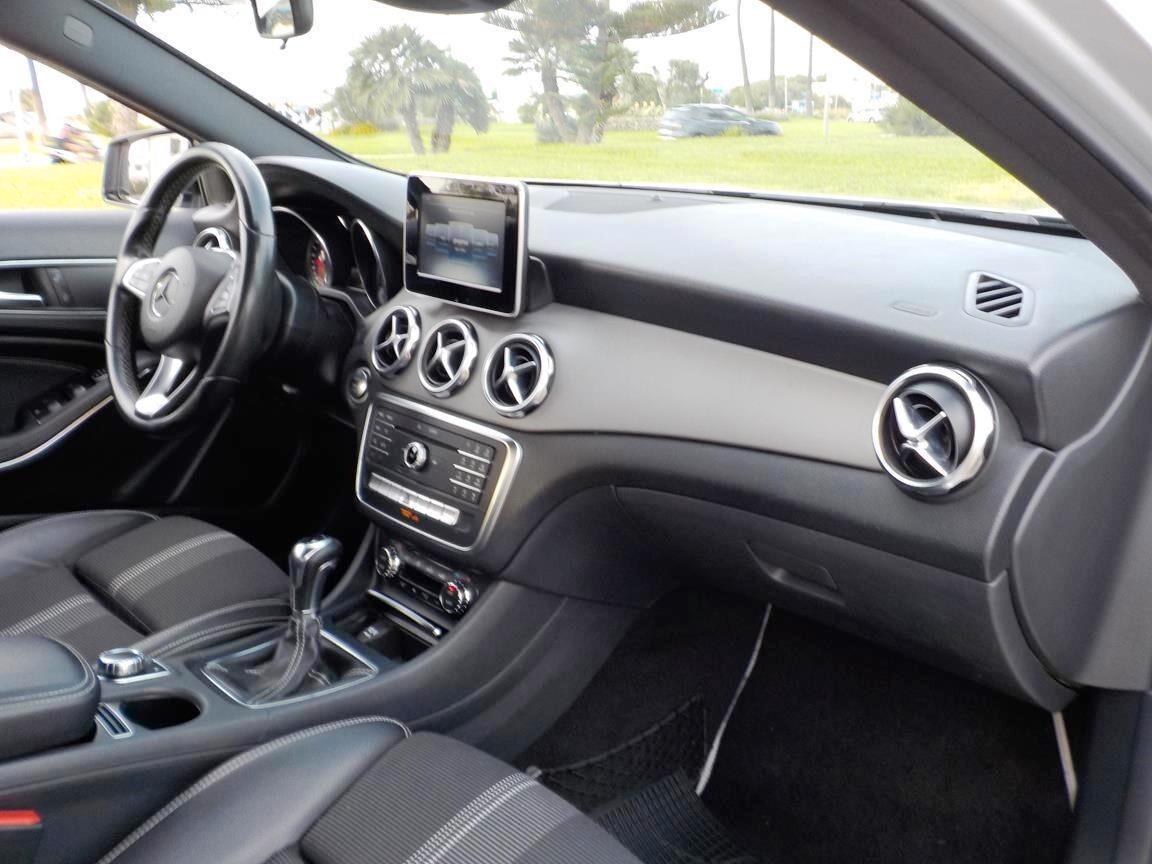 Mercedes-benz GLA 200 d Business
