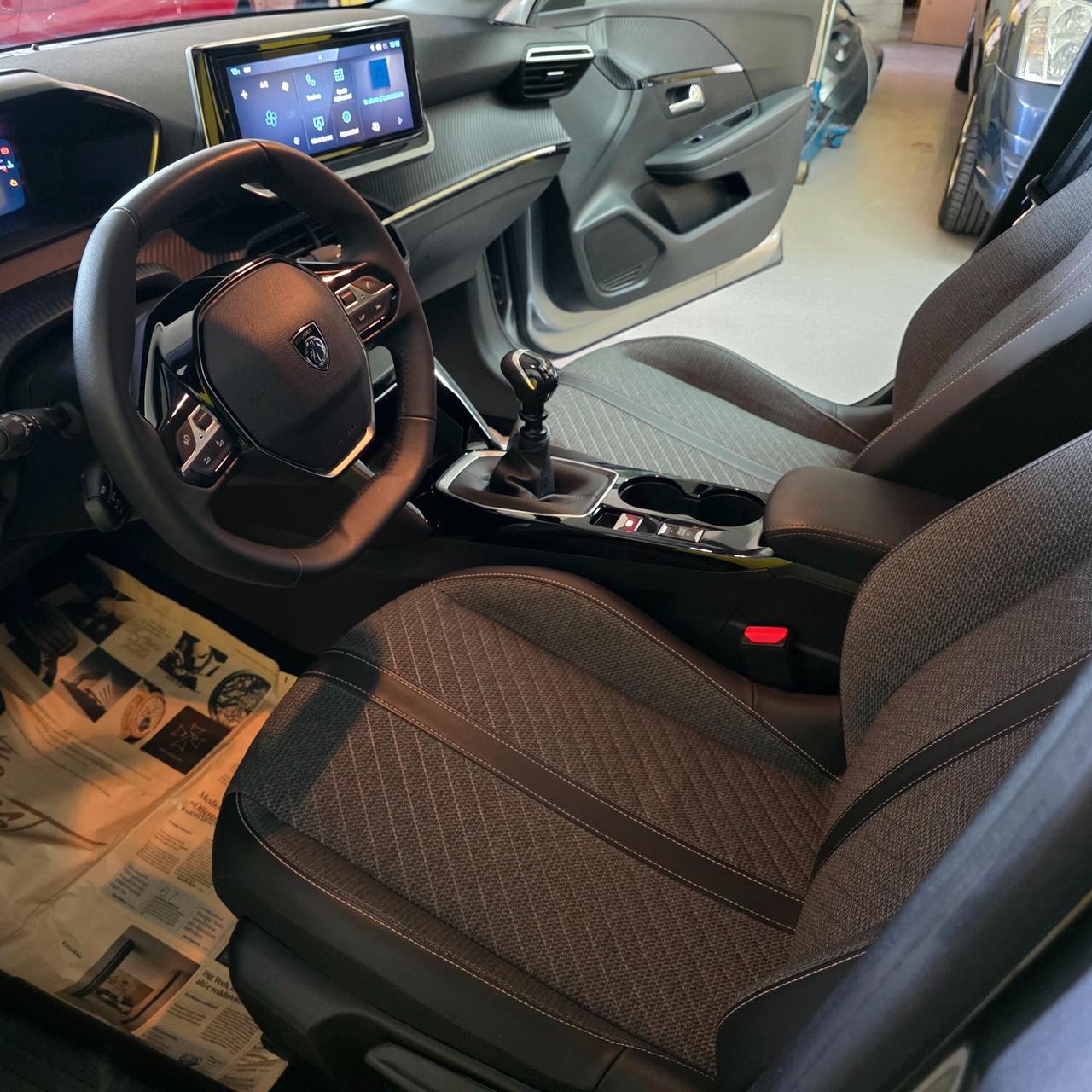 208 PureTech 100 hp 5 porte Business AZIENDALE