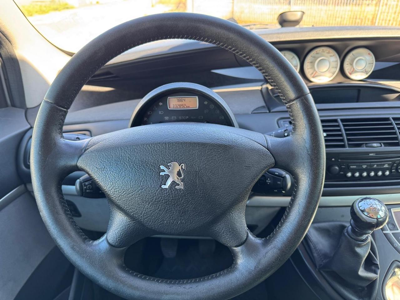 Peugeot 807 2.0 HDi. 5 Posti omologato per 8