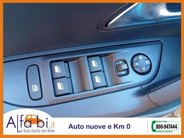 PEUGEOT 2008 1.2 100CV Allure + Pack Vision e Drive Assist