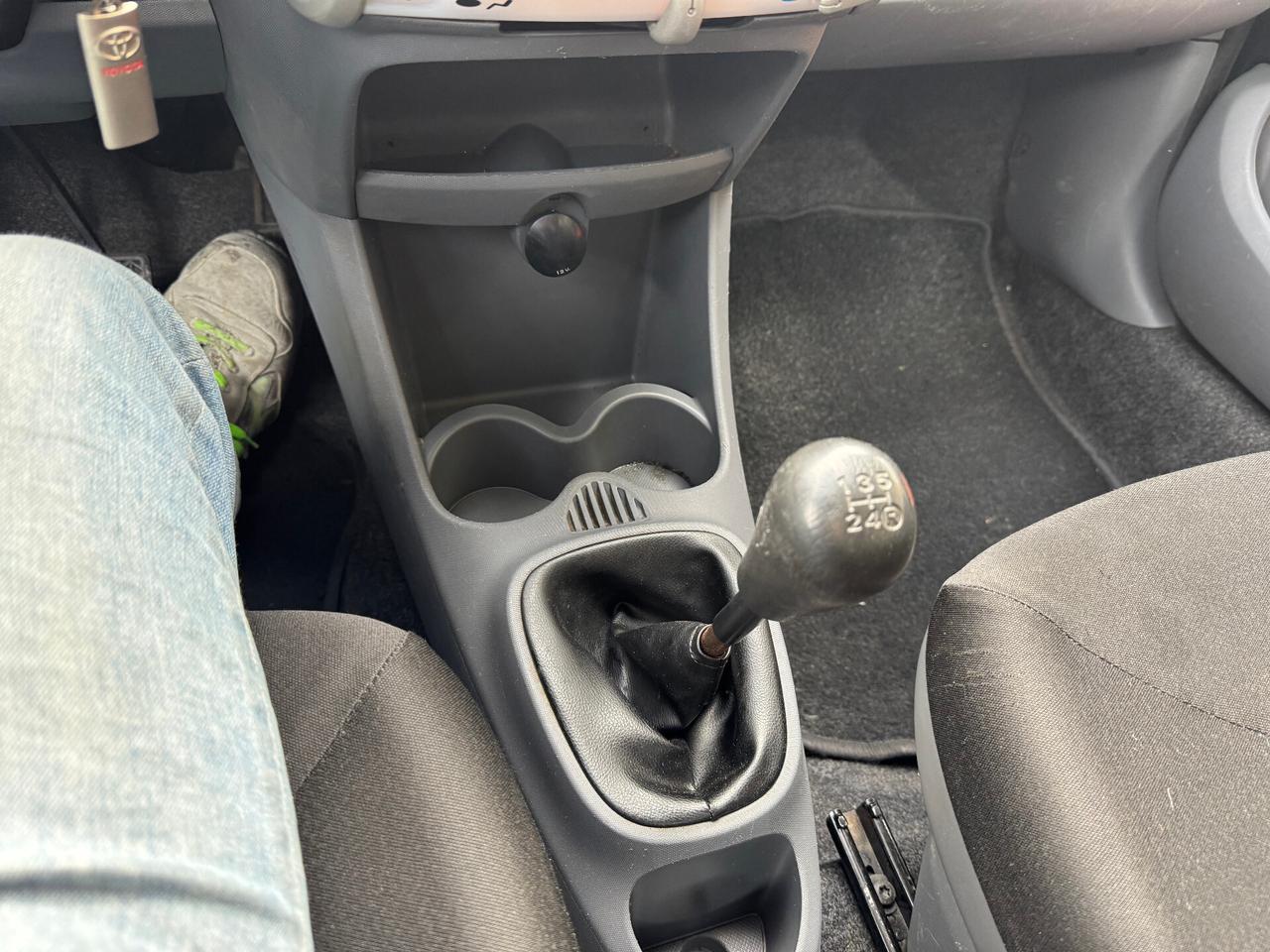 Toyota Aygo 1.0 12V VVT-i 5 porte 04/2011