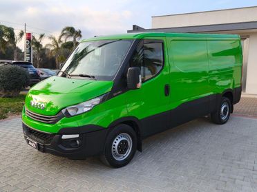 IVECO Daily 35S14 Furgone Medio Tetto Basso Gancio traino