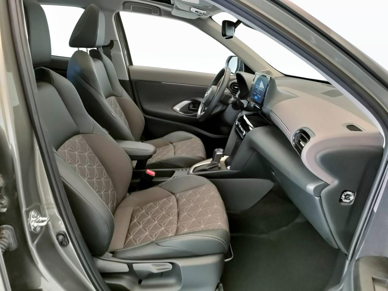 TOYOTA Yaris Cross - Yaris Cross 1.5h Lounge fwd 116cv e-cvt