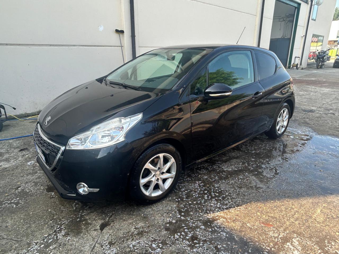 Peugeot 208 1.4 HDi 68 CV 3 porte Access