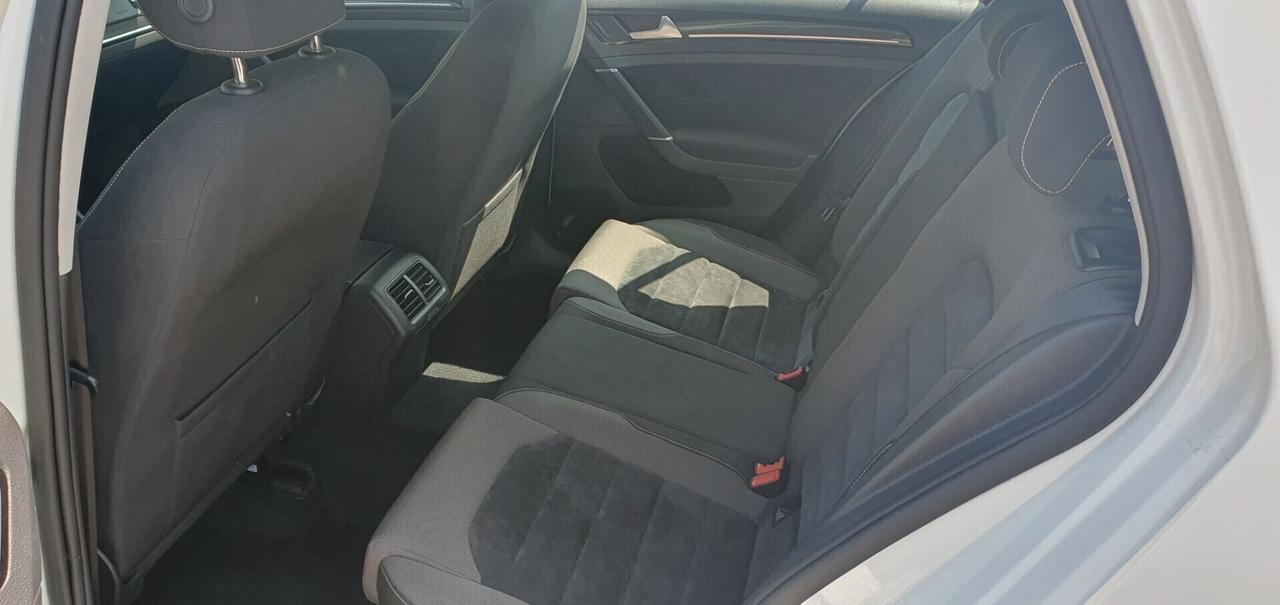 Volkswagen Golf 1.6 Tdi 110 CV DSG 5p. Executive