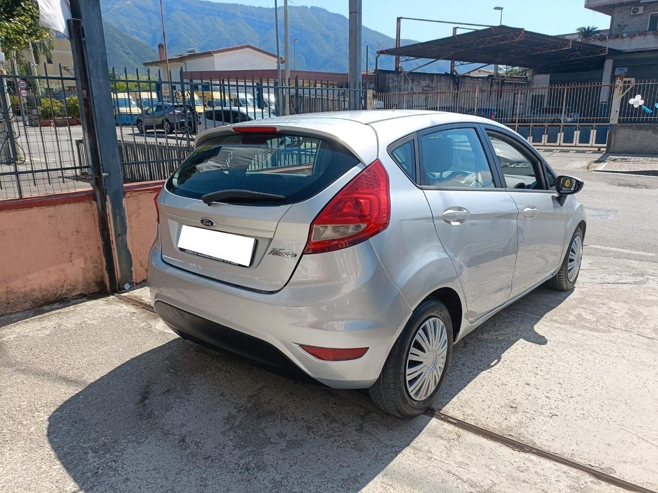 Ford Fiesta Ikon 1.4 TDCi 70CV 5 porte