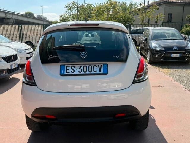 Lancia Ypsilon 0.9 TwinAir 85 CV 5 porte Metano Ecochic