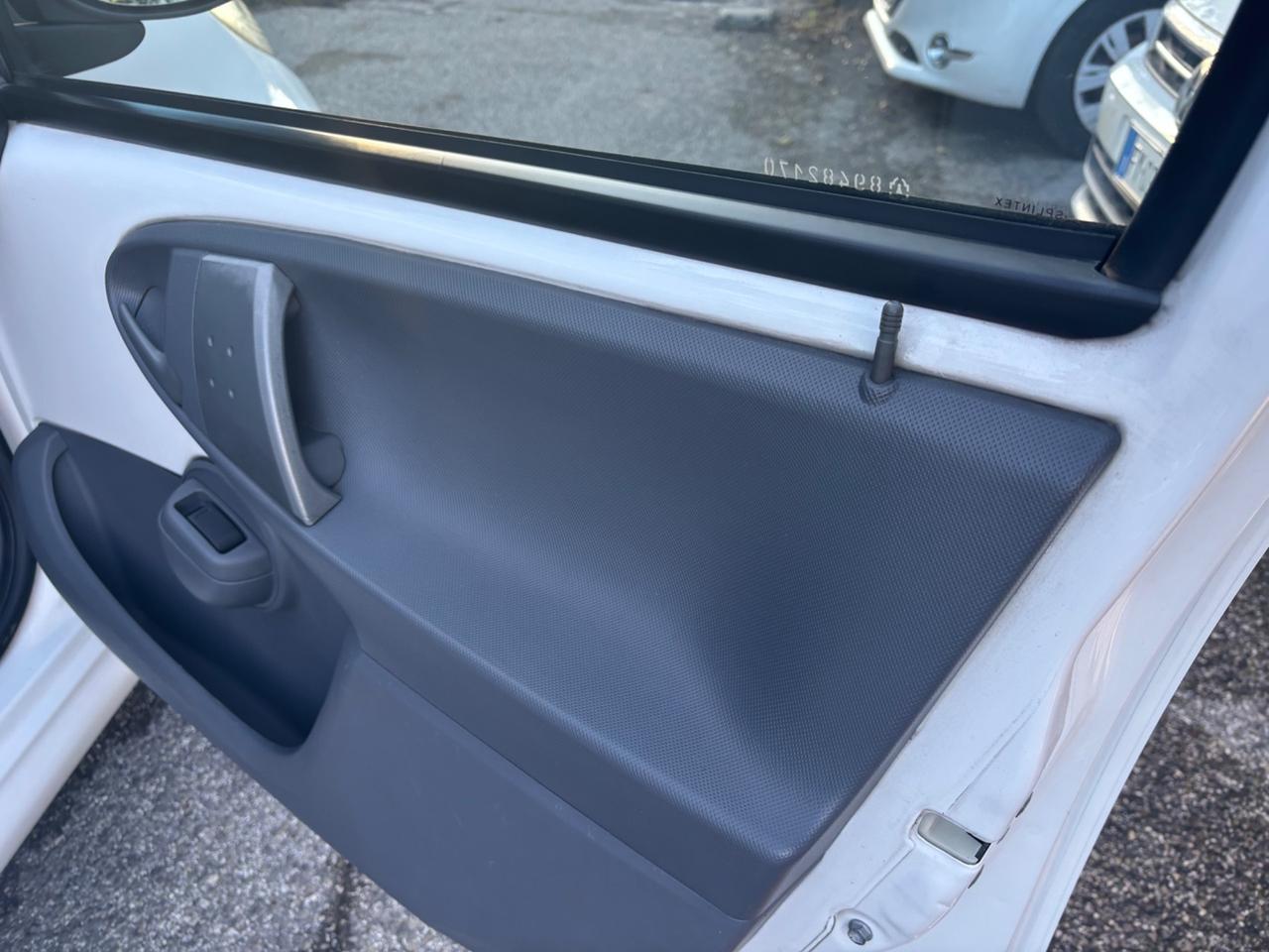 Citroen C1 1.0 5 porte AUTOMATICA ok neopatentati