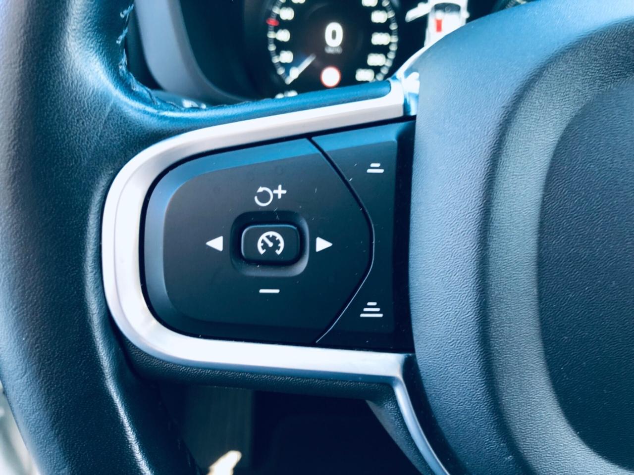 Volvo XC60 B4 (d) AWD Geartronic HYBRID 60MILA KM