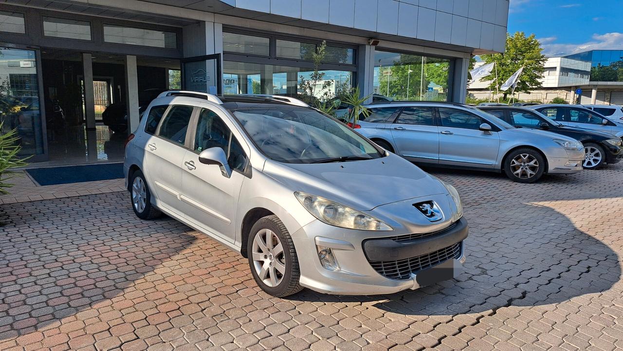 Peugeot 308 1.6 HDi 110CV SW Premium 7 Posti
