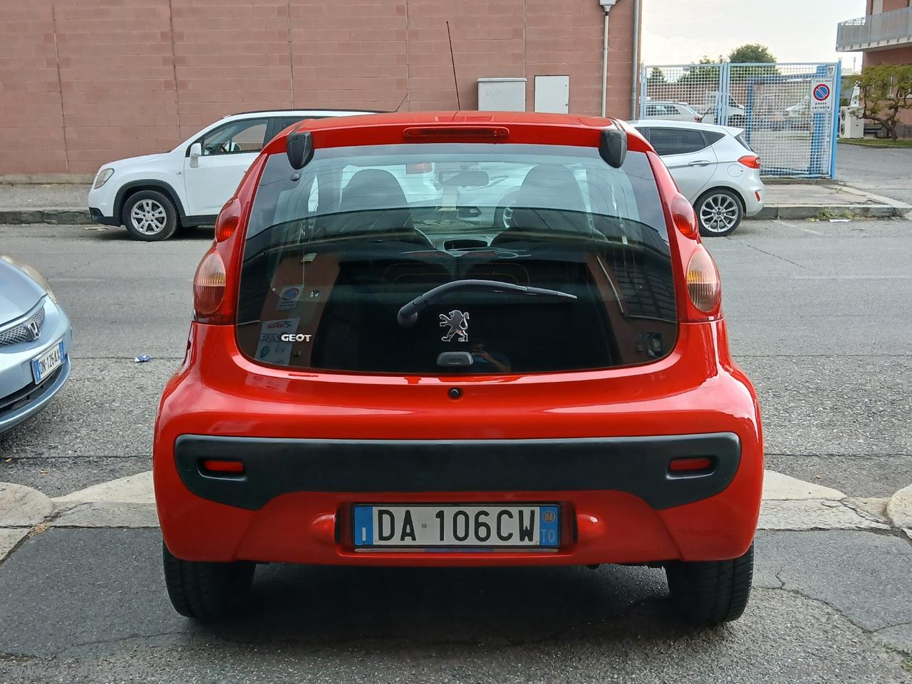 PEUGEOT 107 1.0 68 CV 5p. Plaisir 2Tronic