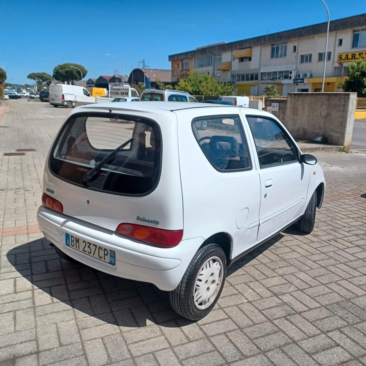 FIAT 600 BEN CONSERVATA TUTTO FUNZIONANTE
