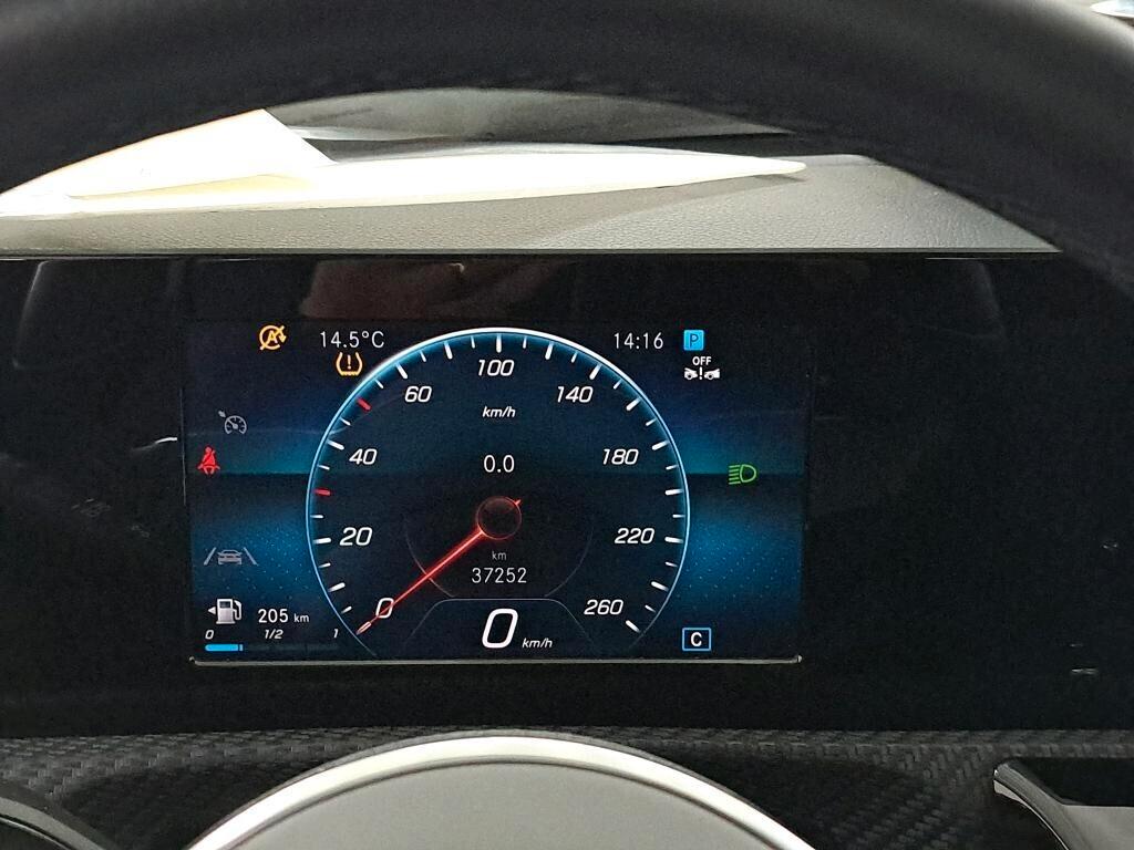 MERCEDES-BENZ A 180D 116CV 6M. BUSINESS SOLUTION ( CRUISE - NAVI - PARK ASSIST )