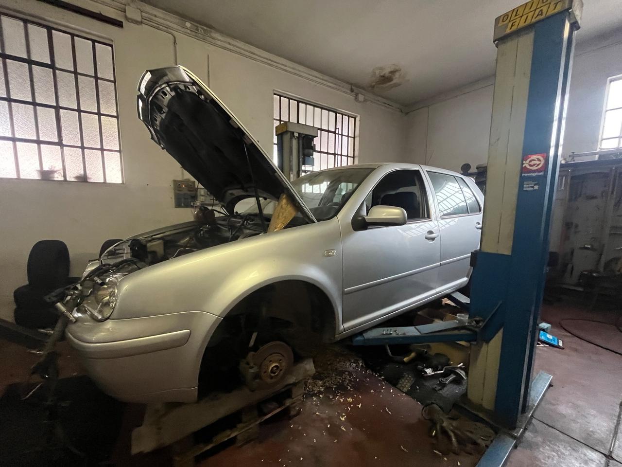 Volkswagen Golf 1.6 16V cat 5 porte Highline LEGGERE BENE