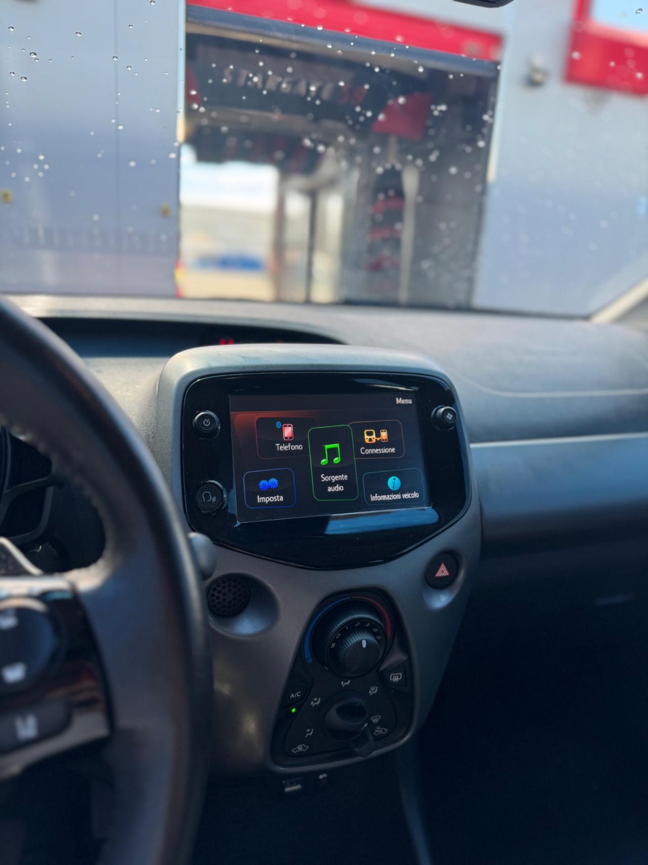 Toyota Aygo Connect 1.0 VVT-i 72 CV 5 porte x-clusiv MMT