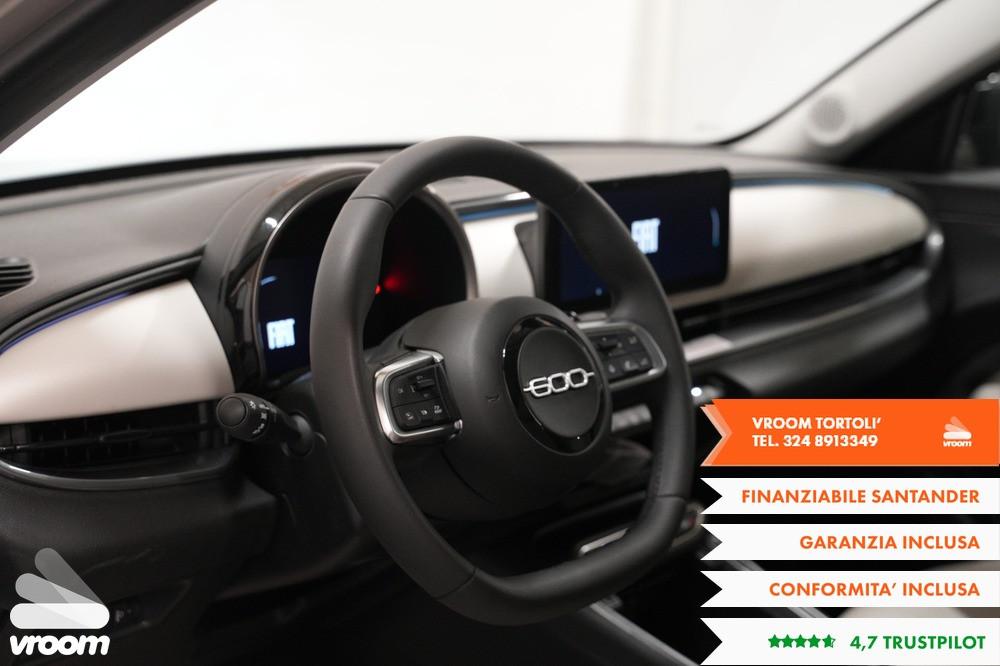 FIAT 600 (2023-->) 600 Hybrid 100 CV DCT MHEV L...