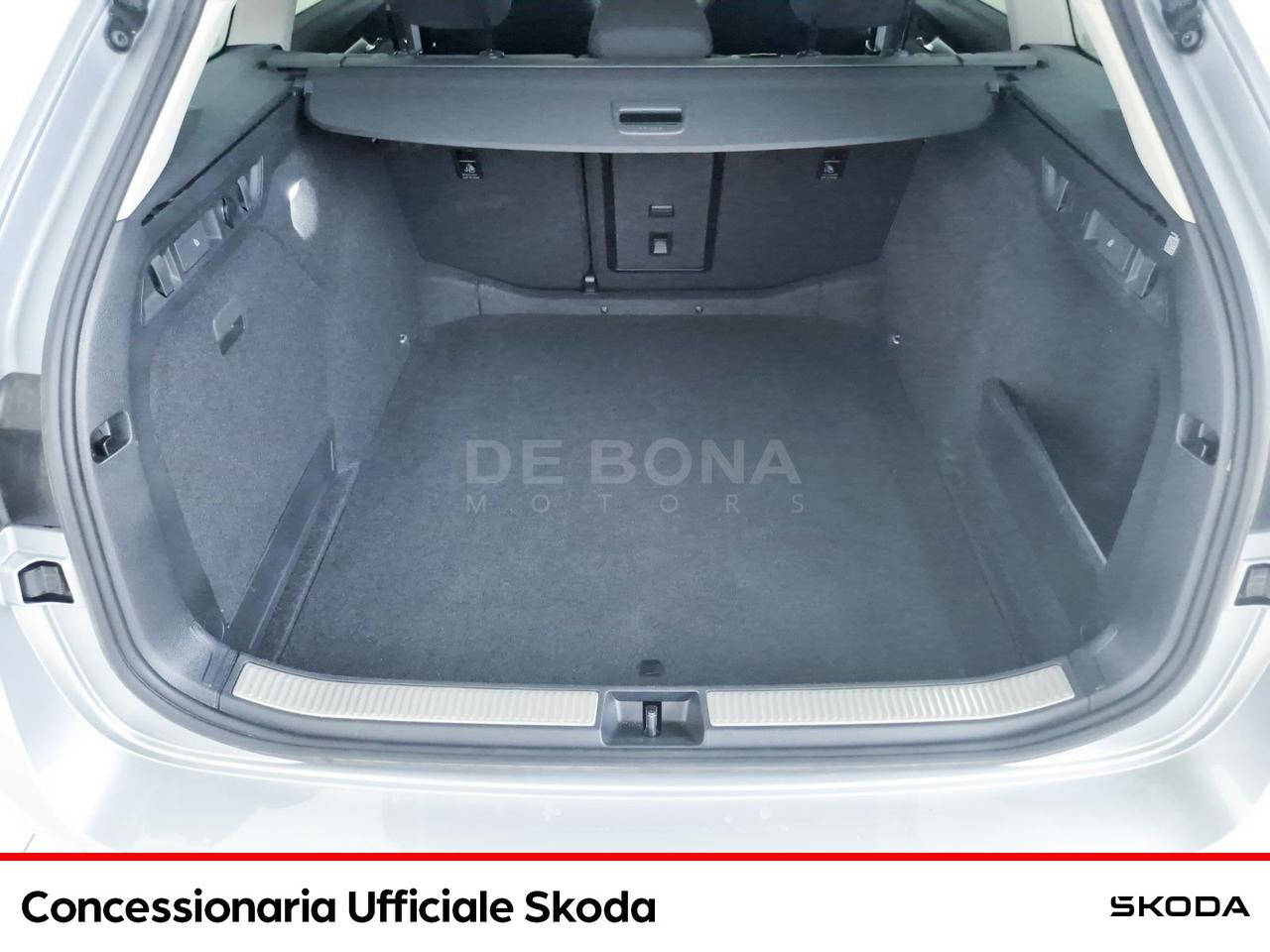 Skoda Superb wagon 2.0 tdi selection 150cv dsg