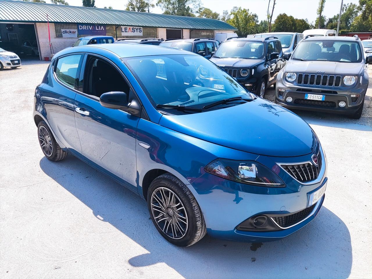 Lancia Ypsilon 1.0 FireFly 5 porte S&S Hybrid Ecochic Gold