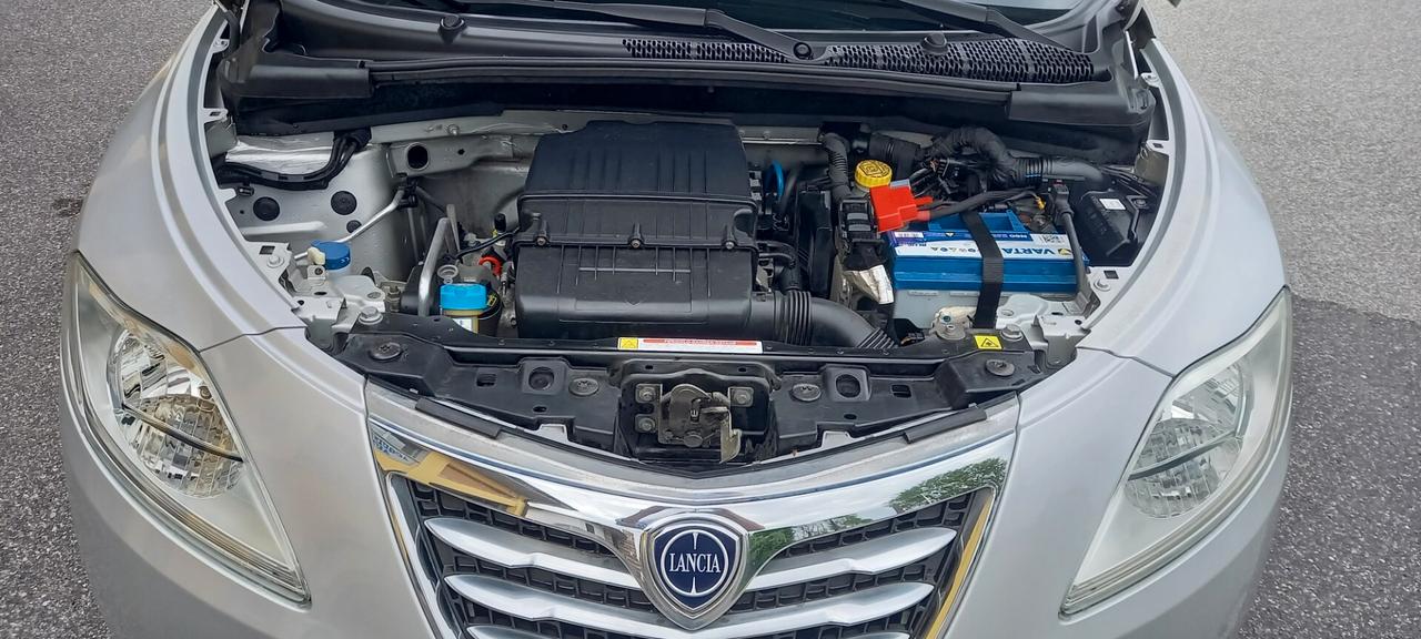 Lancia Ypsilon Benzina cc. 1.242 - 5 Porte 5 Posti UTILIZZABILE ANCHE PER I NEOPATENTATI.