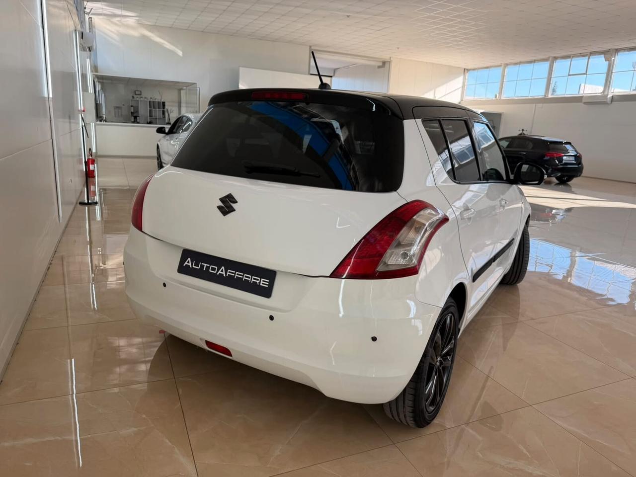 Suzuki Swift 1.3 DDiS 5 porte B-Cool Bi-Color
