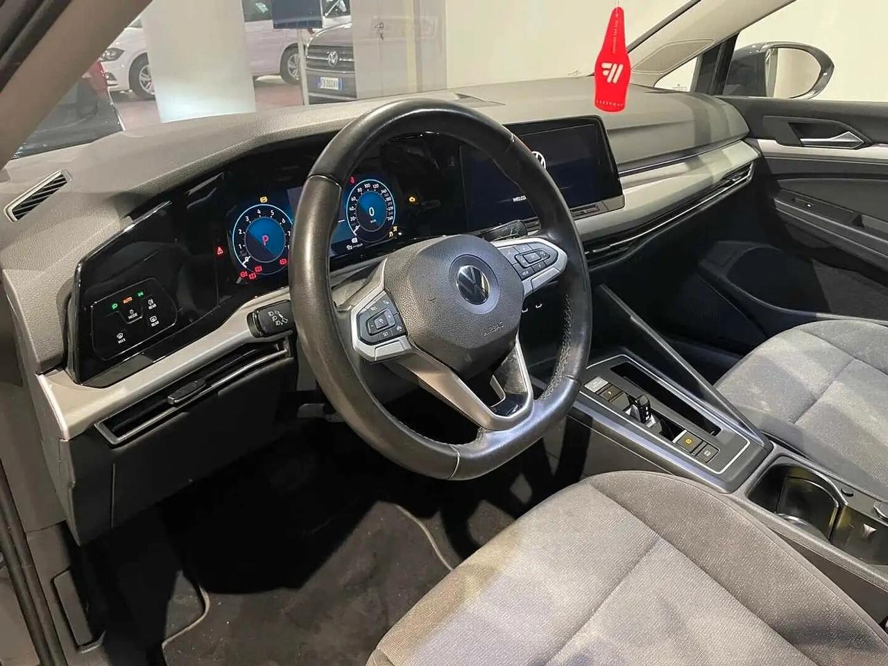 Volkswagen Golf 8ª serie 1.0 eTSI EVO DSG Life