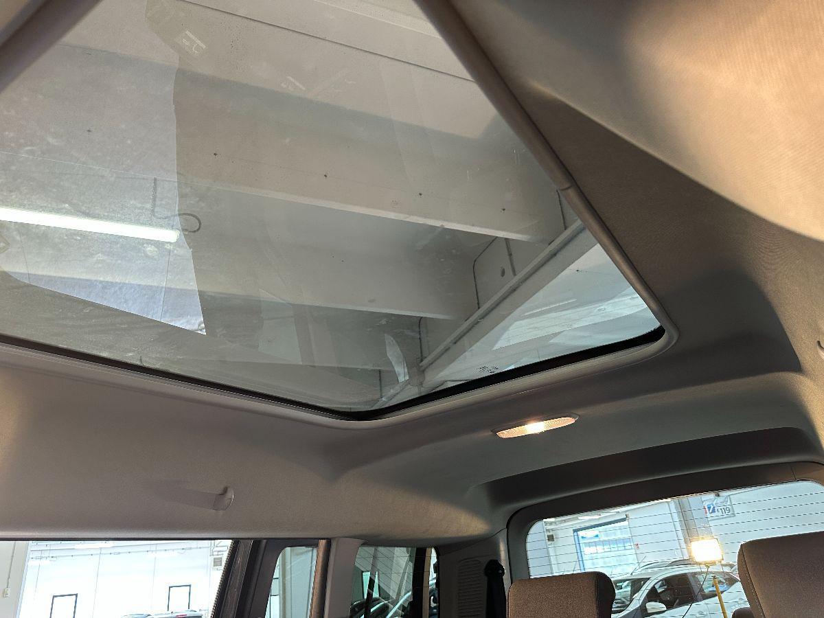 FORD Tourneo Connect Gran 1.5 TDCi 120CV Titanium