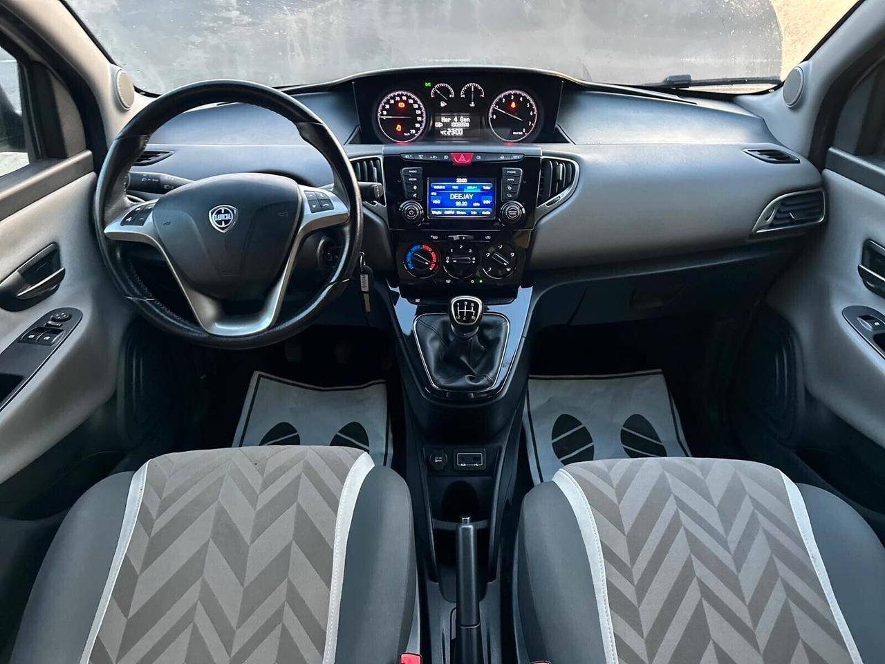 Lancia Ypsilon 1.2 69 CV 5 porte Silver