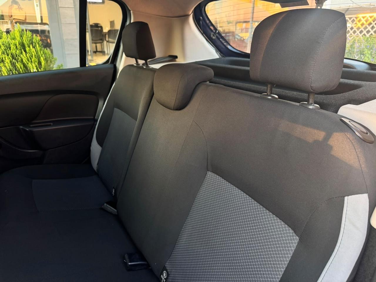 Dacia Sandero 1.2 75CV