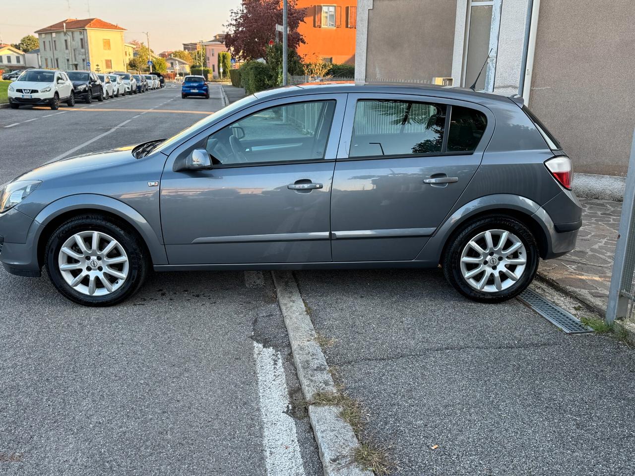 Opel Astra 1.4 16V Twinport 5 porte Enjoy