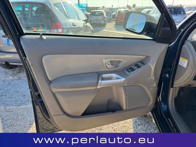 VOLVO XC90 2.4 D5 AWD 7 POSTI