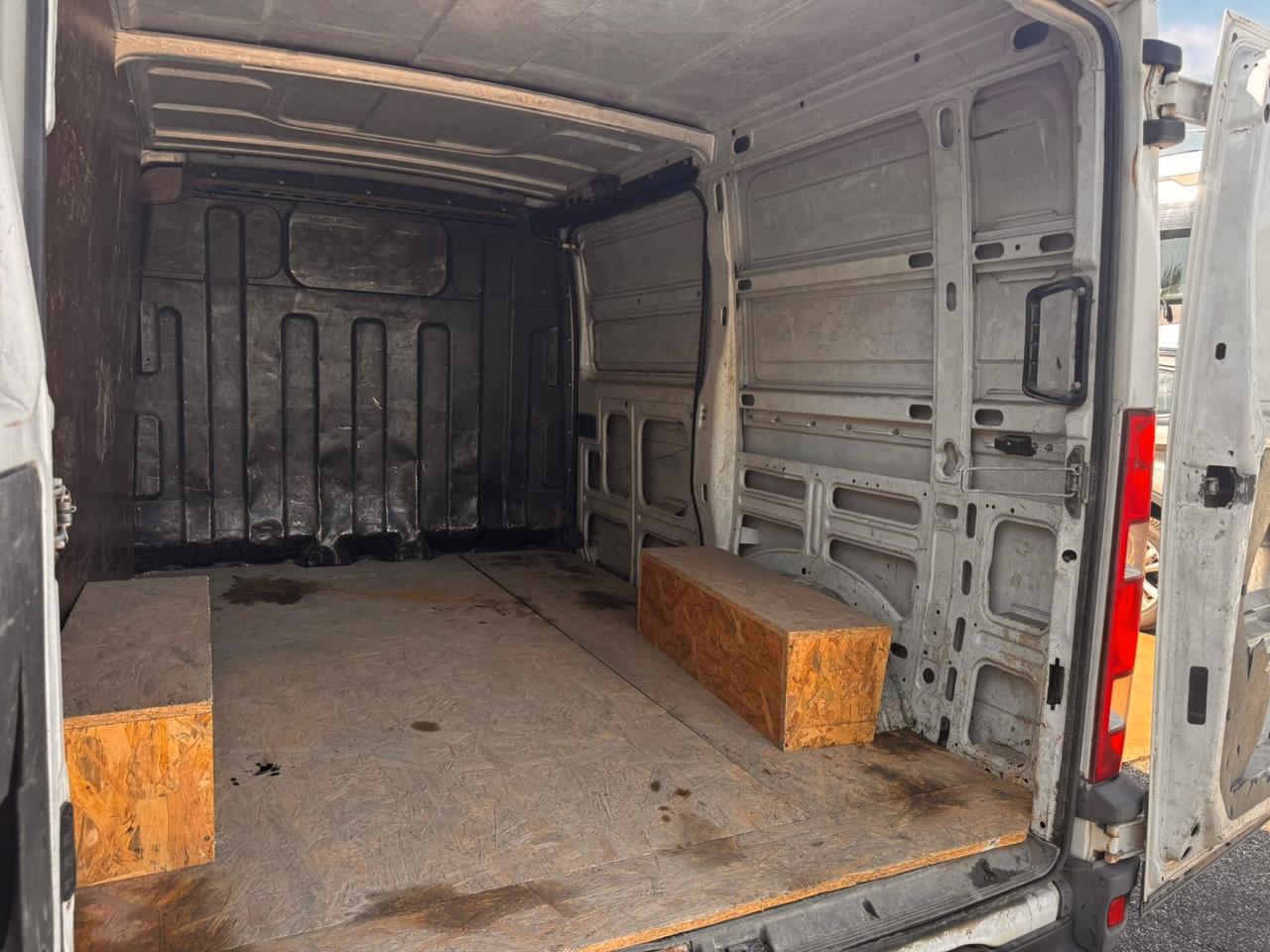 Iveco Daily 29L10V 2.3 Hpi PC-TN Midivan Base