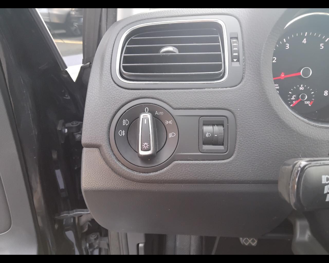 VOLKSWAGEN Polo V 2014 - Polo 5p 1.0 mpi Comfortline 75cv