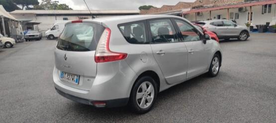 Renault Scenic 1.5 dci 7 posti